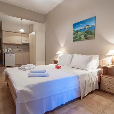 アパートホテル Spiti Marias By Thanos Village 4*